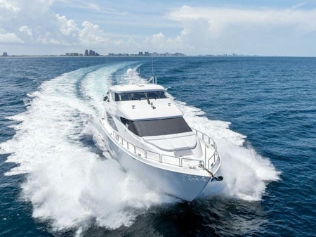 photo of 80' Hatteras 80 Motor Yacht 2013