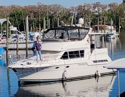 photo of 40' Carver 405 1997