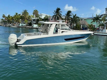 photo of 42' Boston Whaler 420 Outrage 2017