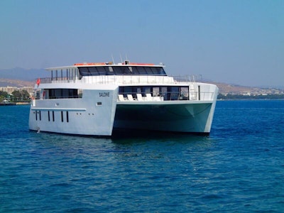photo of 102' Custom 2015