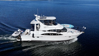 photo of 44' Carver 444 CPMY 2004