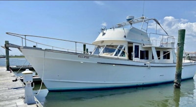 photo of 49' Albin Tri-Cabin 1982