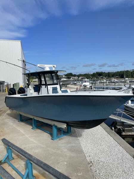 photo of 33' Front Runner 2023