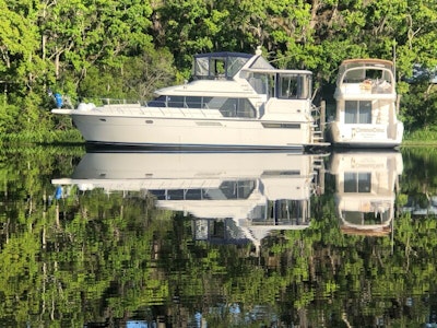 photo of 44' Carver 440 Aft Cabin 1995
