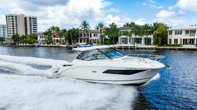 photo of 32' Sea Ray Sundancer 32 Outboard 2021
