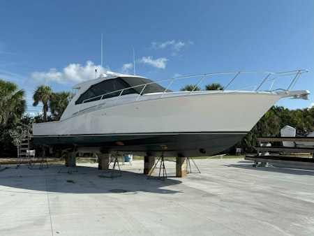 photo of 45' Hatteras GT45 Express 2020
