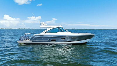 photo of 38' Formula 380 Super Sport Crossover 2023