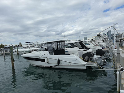 photo of 35' Jeanneau Leader 10.5 WA Series 2 2022