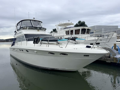 photo of 48' Sea Ray 480 Sedan Bridge 2000