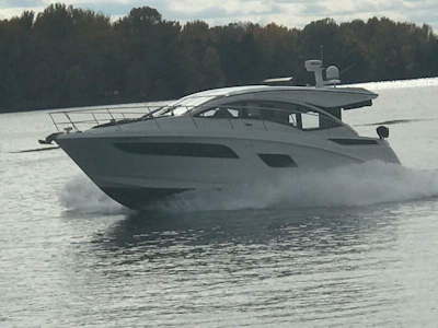 photo of 40' Sea Ray 400 Sundancer 2017
