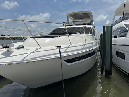 photo of 65' Sea Ray L650 Fly 2018