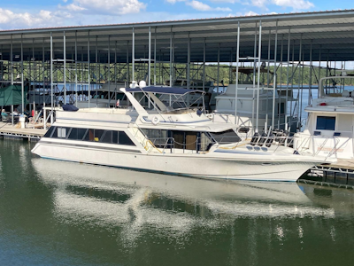photo of 55' Bluewater Yachts 55' Coastal Cruiser 1989