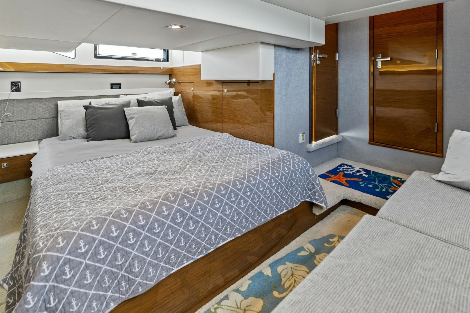 Cruisers Yachts-42 Cantius 2019-Truly Ineffable Longboat Key-Florida-United States-2019 Cruisers Yachts 42 Cantius Truly Ineffable-6277725 | Thumbnail