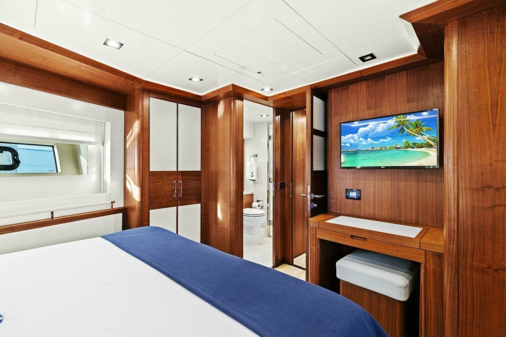 Sirena-64-MY 2021-Destin-E Fort Myers-Florida-United States-2021 Sirena 64 DESTIN-E VIP Stateroom-6800118 | Thumbnail