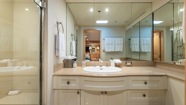Trinity Yachts-144  1998-BAD COMPANY Fort Lauderdale-Florida-United States-1998 Trinity Yachts Sport Fisherman  BAD COMPANY: Elegant Ensuite Bathroom-6803472