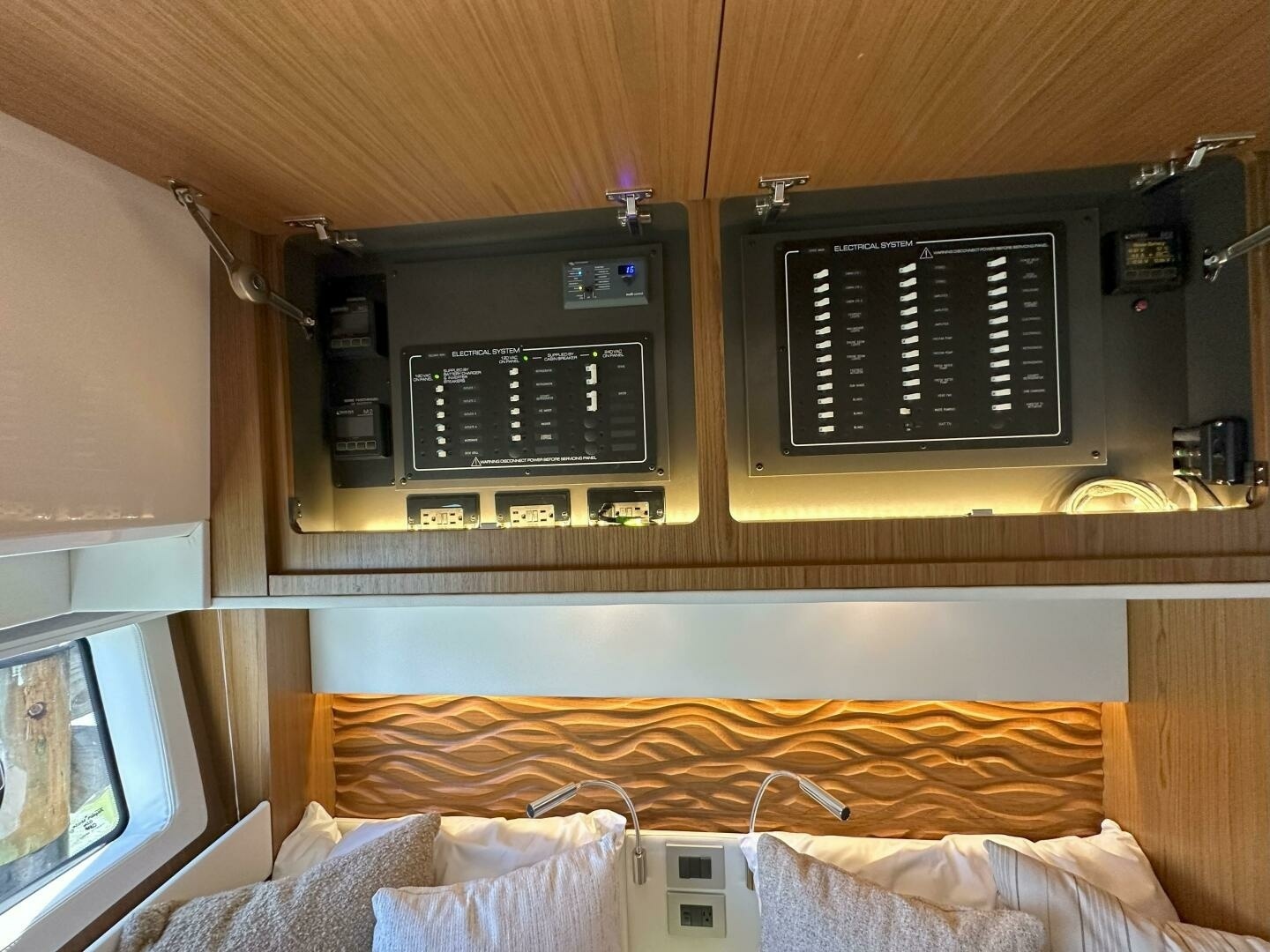 Tiara Yachts-EX 60 2025-Just Fine Sister Bay-Wisconsin-United States-2025 Tiara Yachts 60 EX  Electrical Panel-6277625 | Thumbnail