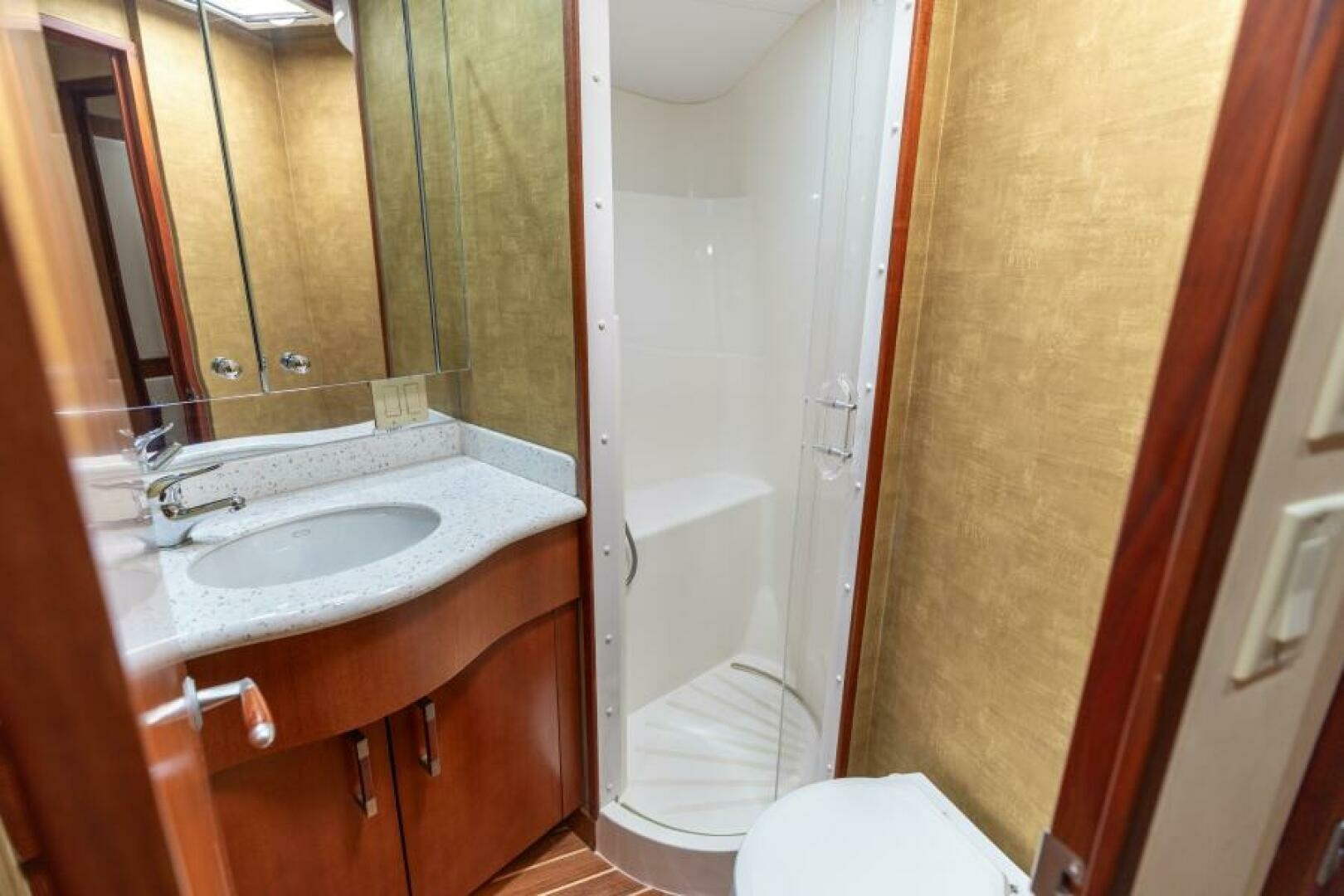 Hatteras-60 Convertible 2008-Fallline Panama City Beach-Florida-United States-2008 Hatteras 60 Convertible  VIP Head-6279744 | Thumbnail