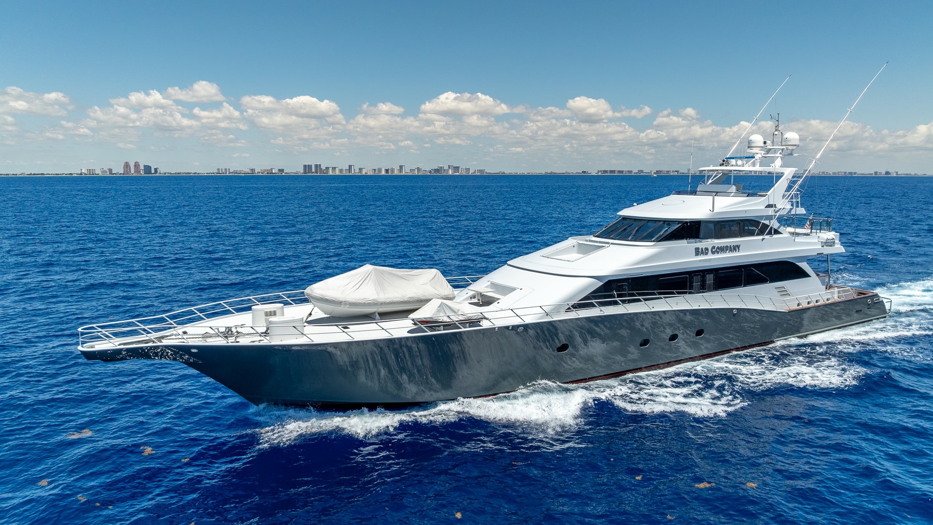 Trinity Yachts-144  1998-BAD COMPANY Fort Lauderdale-Florida-United States-1998 Trinity Yachts Sport Fisherman  BAD COMPANY: Side View of Sport Fisherman-6803435 | Thumbnail