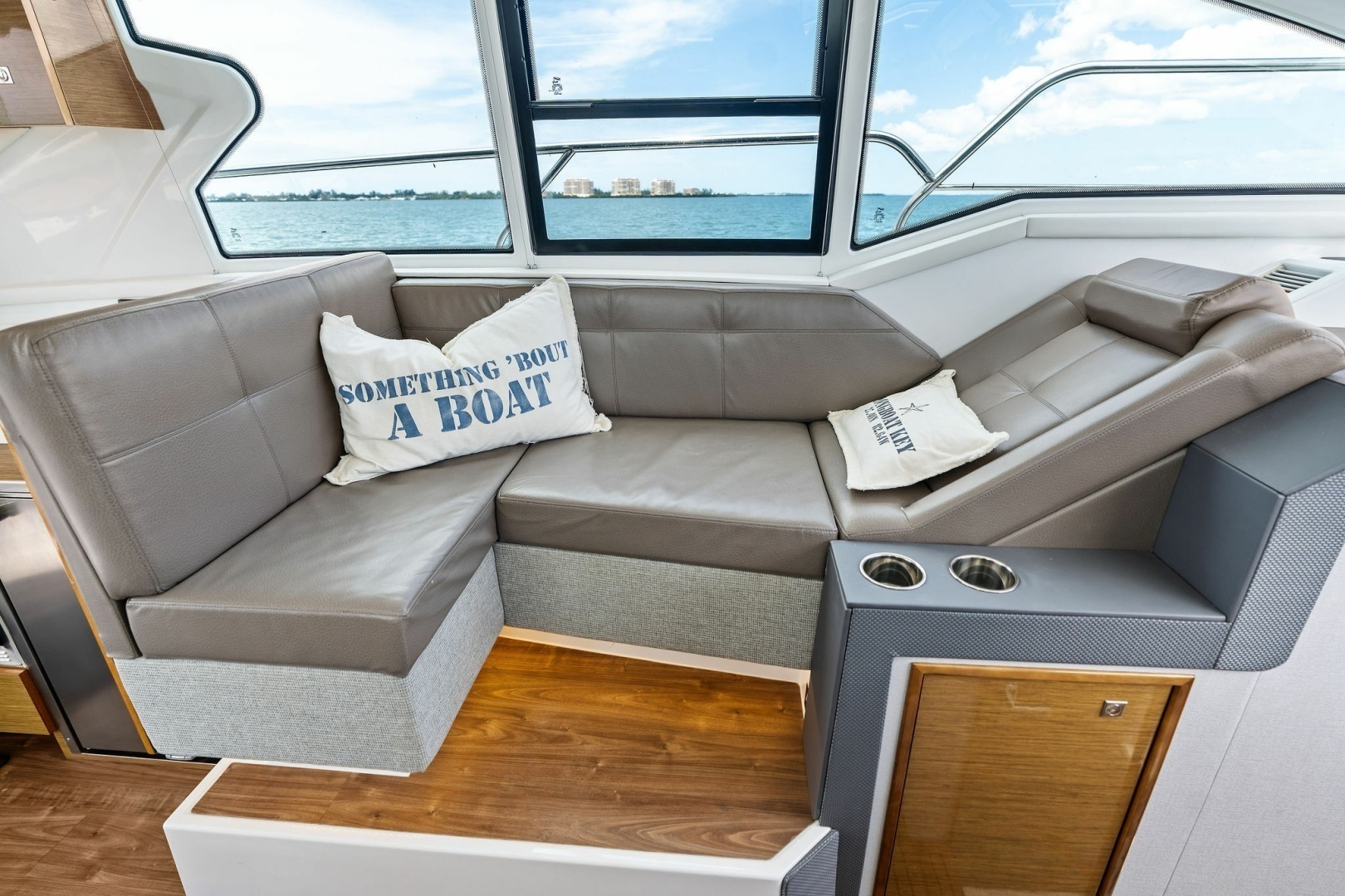 Cruisers Yachts-42 Cantius 2019-Truly Ineffable Longboat Key-Florida-United States-2019 Cruisers Yachts 42 Cantius Truly Ineffable-6277720 | Thumbnail