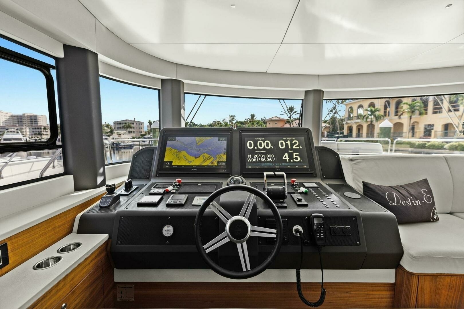 Sirena-64-MY 2021-Destin-E Fort Myers-Florida-United States-2021 Sirena 64 DESTIN-E Helm-6800106 | Thumbnail