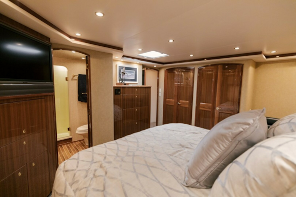 Viking-74 Enclosed Bridge 2006-KICKBACK Seattle-Washington-United States-2006 Viking 74 Convertible  KICKBACK-6169662