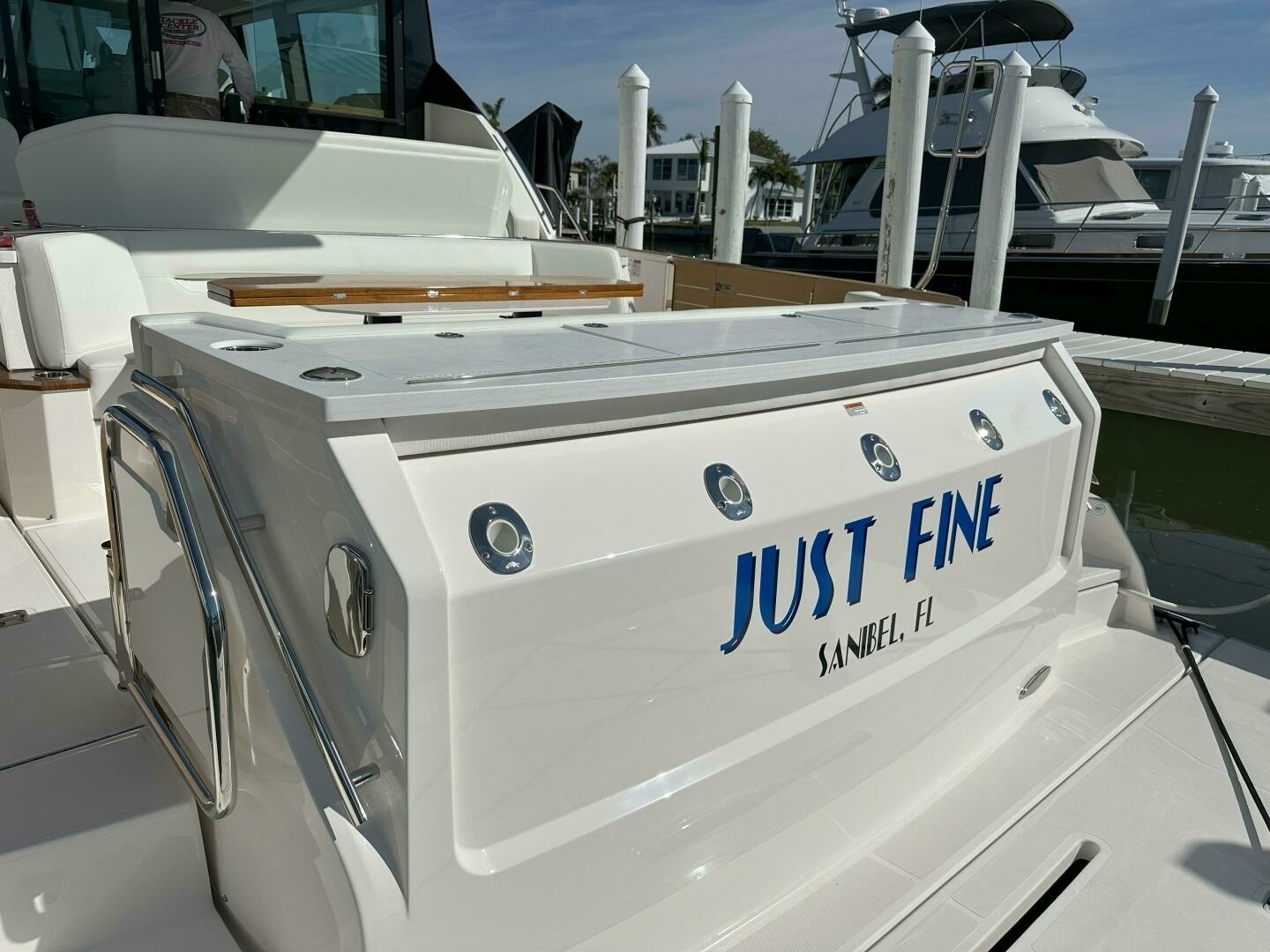 Tiara Yachts-EX 60 2025-Just Fine Sister Bay-Wisconsin-United States-2025 Tiara Yachts 60 EX  Rod Holders-6277643 | Thumbnail