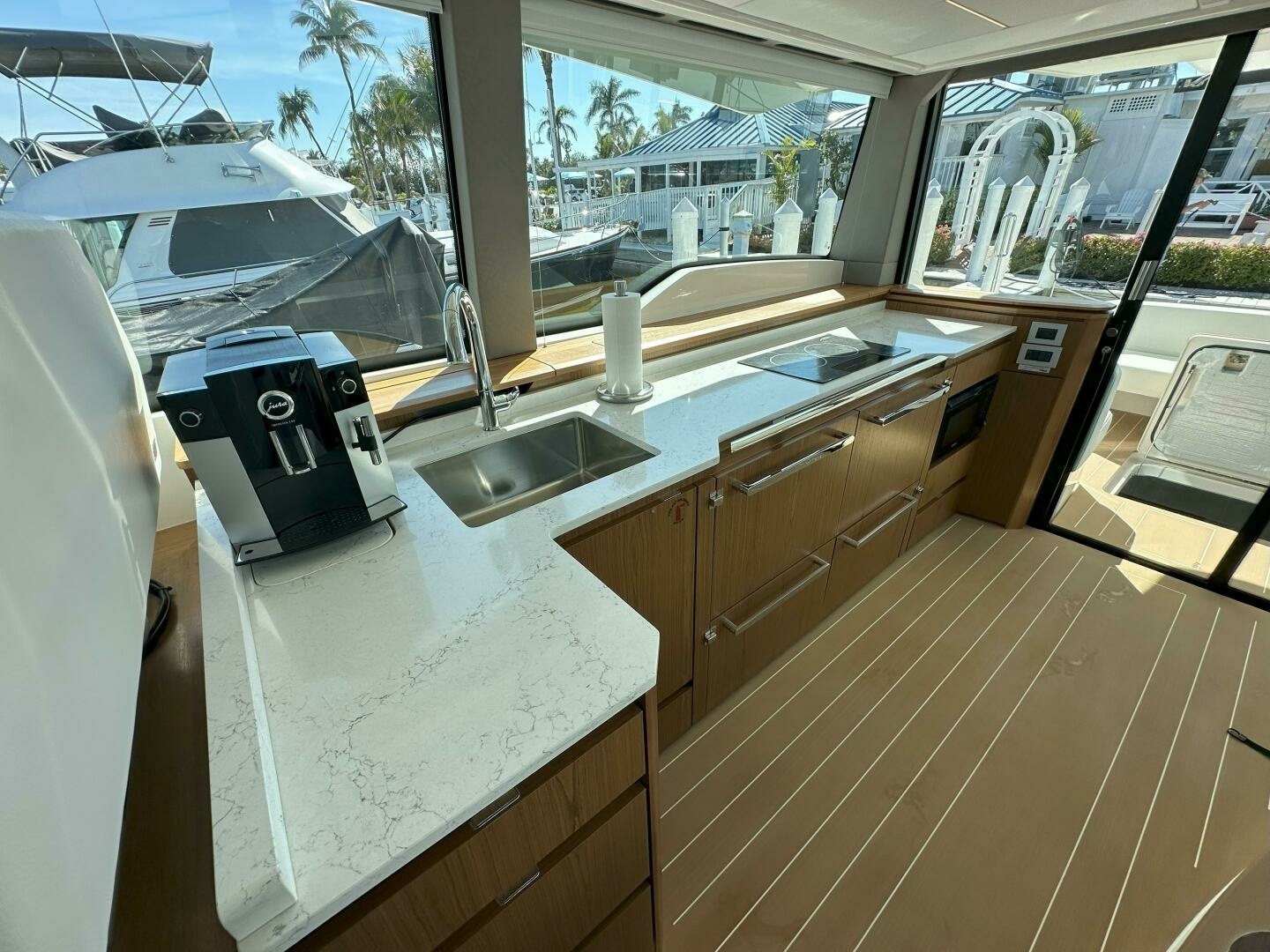 Tiara Yachts-EX 60 2025-Just Fine Sister Bay-Wisconsin-United States-2025 Tiara Yachts 60 EX  Galley-6277617 | Thumbnail