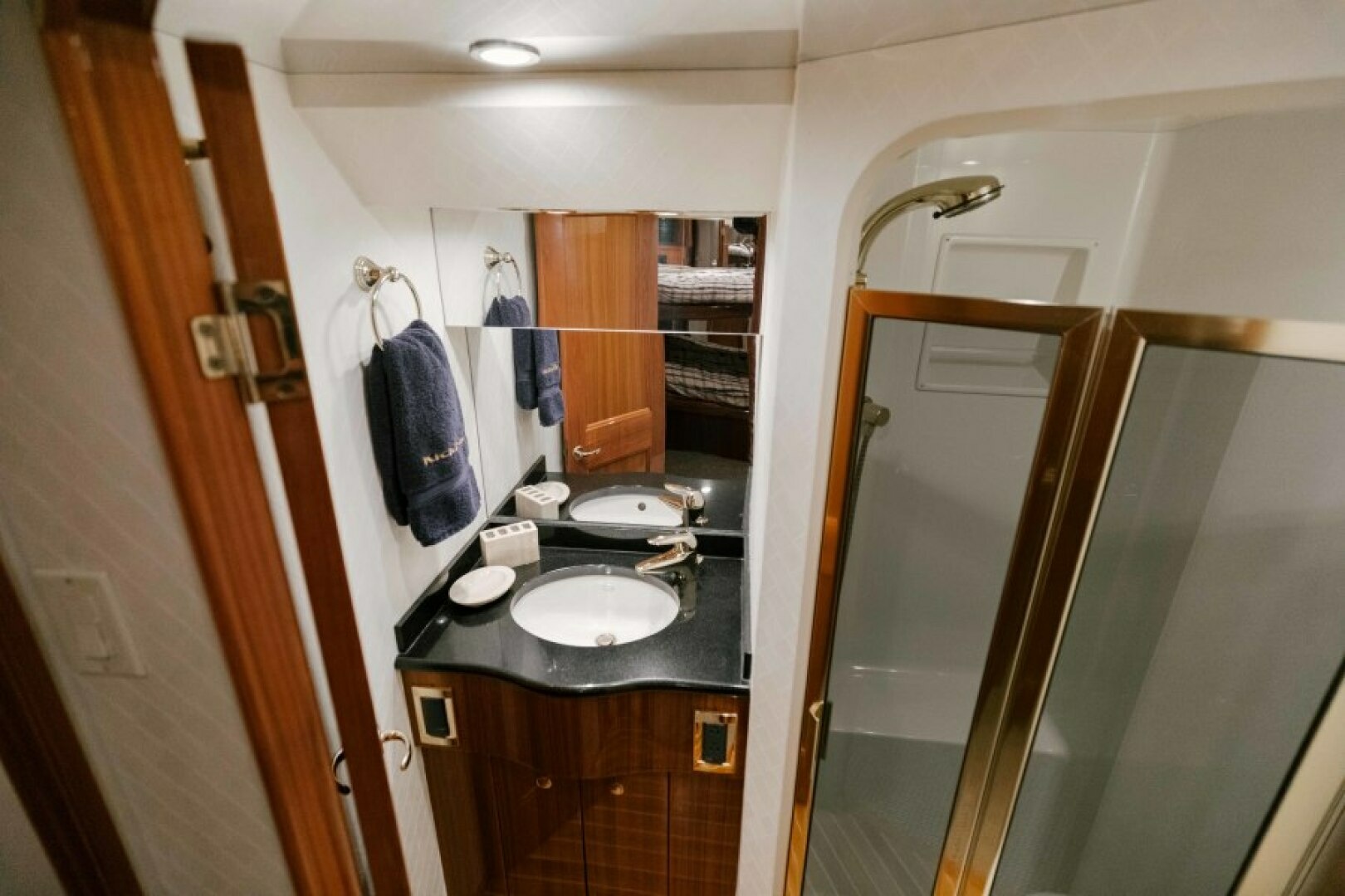 Viking-74 Enclosed Bridge 2006-KICKBACK Seattle-Washington-United States-2006 Viking 74 Convertible  KICKBACK-6169668 | Thumbnail