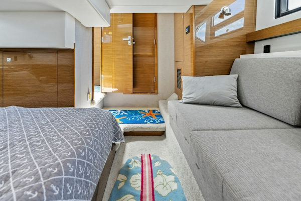Cruisers Yachts-42 Cantius 2019-Truly Ineffable Longboat Key-Florida-United States-2019 Cruisers Yachts 42 Cantius Truly Ineffable-6277724