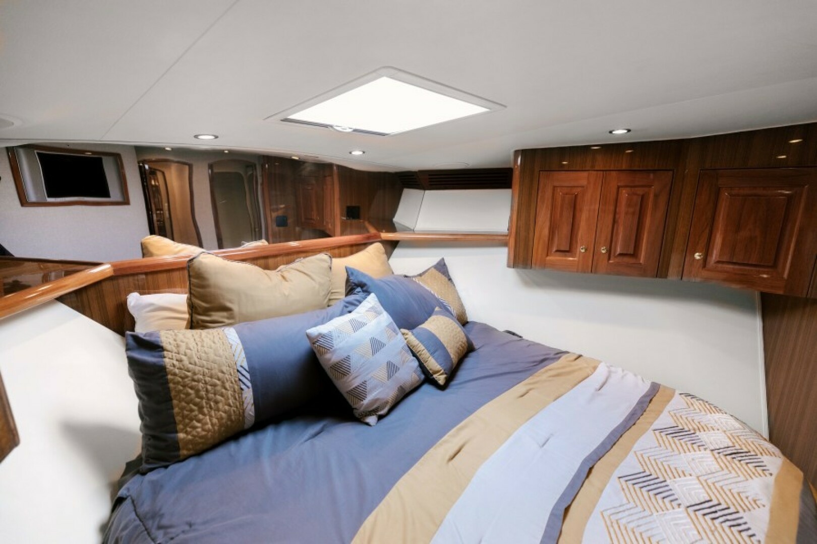 Viking-74 Enclosed Bridge 2006-KICKBACK Seattle-Washington-United States-2006 Viking 74 Convertible  KICKBACK-6169645 | Thumbnail