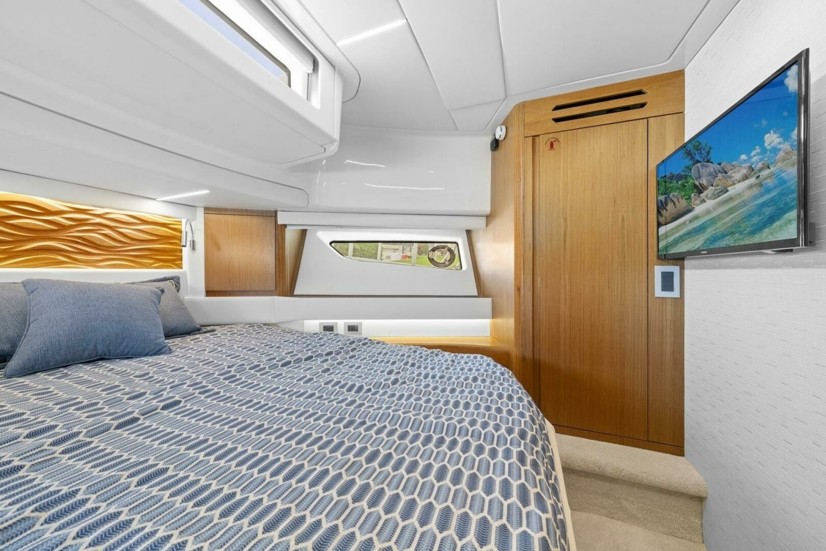 Tiara Yachts-EX 60 2023-Tranquil Moments II Marco Island-Florida-United States-6927401 | Thumbnail