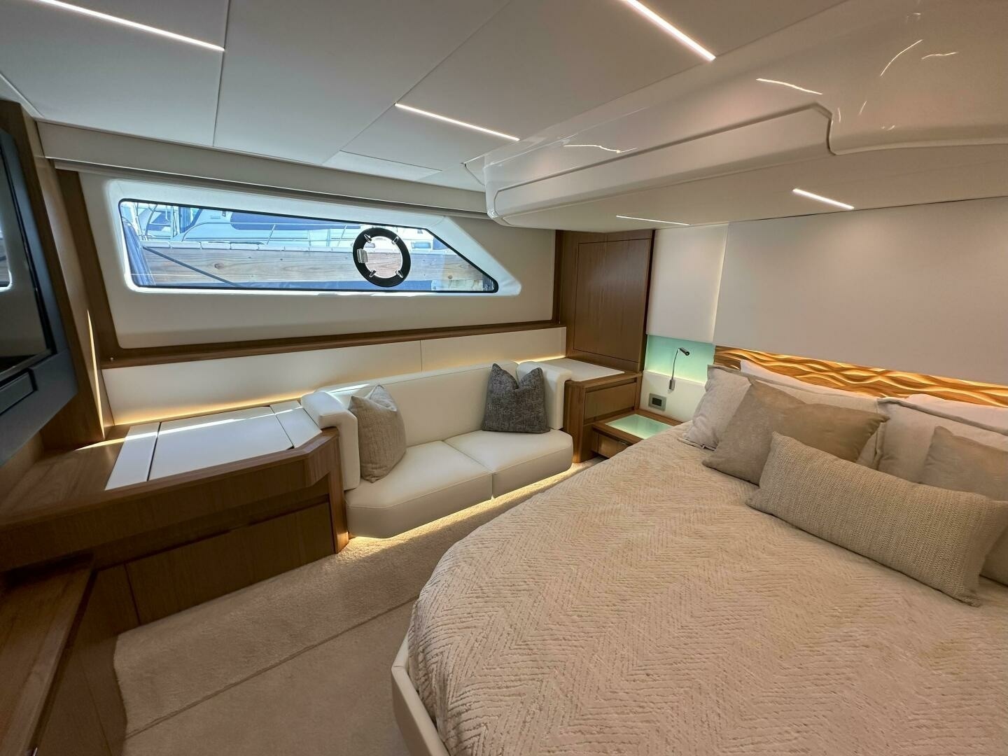 Tiara Yachts-EX 60 2025-Just Fine Sister Bay-Wisconsin-United States 2025 Tiara Yachts 60 EX  Owners SR-6277611 | Thumbnail