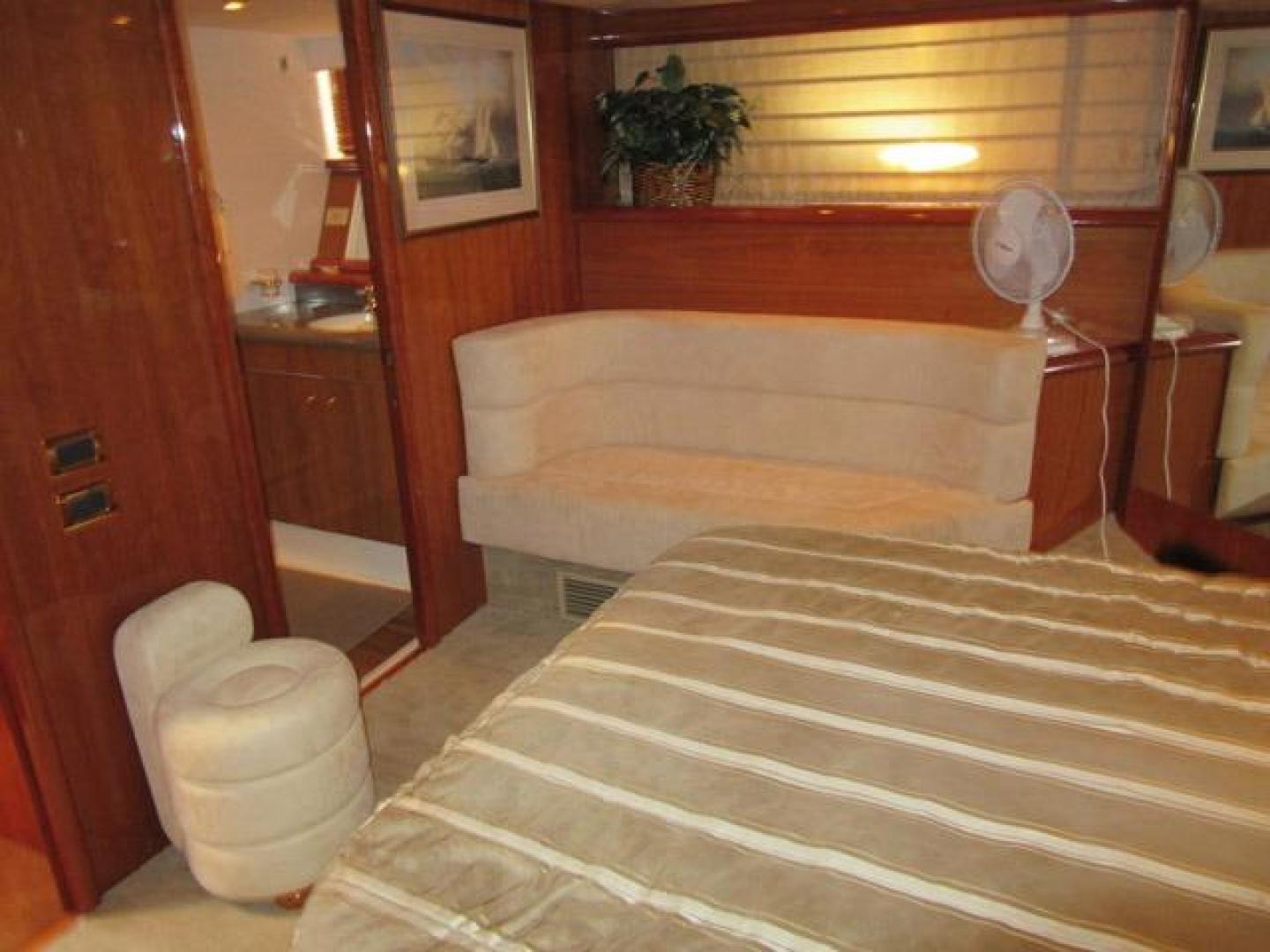 Sunseeker-Manhattan 64 2003-Dealership Fort Lauderdale-Florida-United States-Master Settee to Starboard-375988 | Thumbnail
