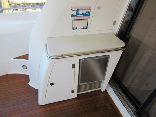 Sunseeker-Manhattan 64 2003-Dealership Fort Lauderdale-Florida-United States-Cockpit Icemaker-376013