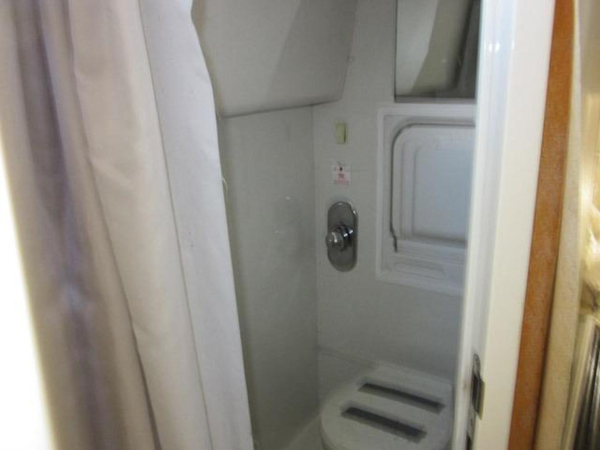 Sunseeker-Manhattan 64 2003-Dealership Fort Lauderdale-Florida-United States-Crew Head-375999