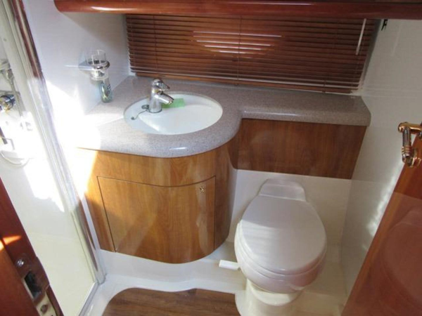 Sunseeker-Manhattan 64 2003-Dealership Fort Lauderdale-Florida-United States-Guest Port Head-375996