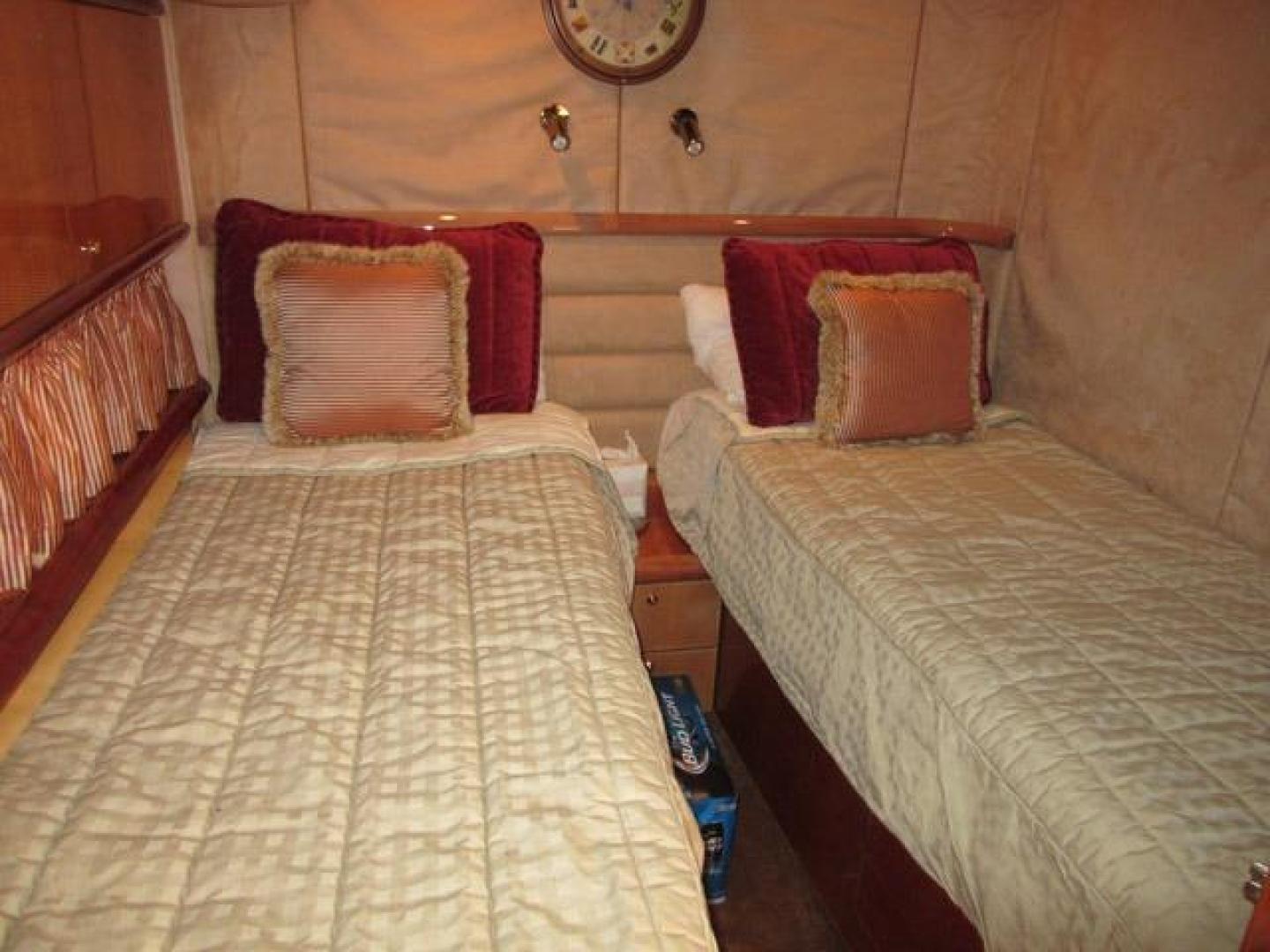 Sunseeker-Manhattan 64 2003-Dealership Fort Lauderdale-Florida-United States-Guest Stateroom Port-375995 | Thumbnail