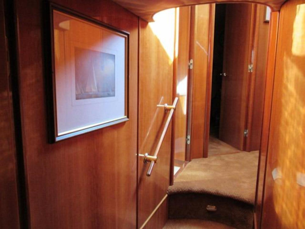 Sunseeker-Manhattan 64 2003-Dealership Fort Lauderdale-Florida-United States-Master Companionway-375985