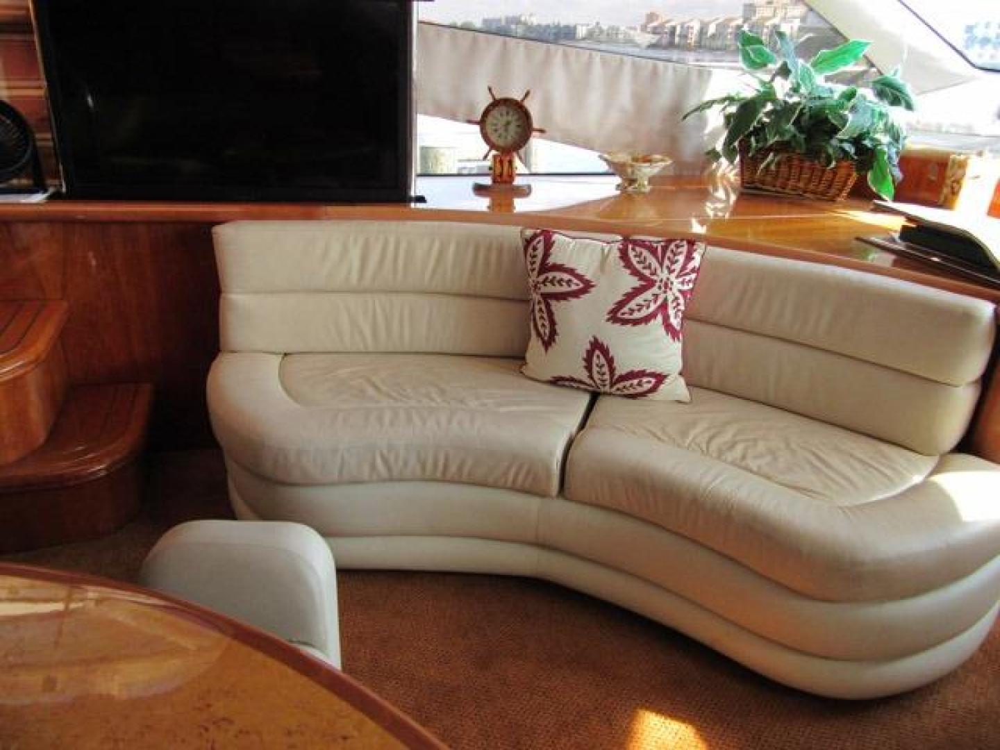 Sunseeker-Manhattan 64 2003-Dealership Fort Lauderdale-Florida-United States-Forward Port Settee-375975 | Thumbnail