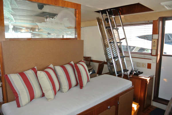 Hatteras-67 Cockpit Motor Yacht 1988-Lady Encore Saint Petersburg-Florida-United States-Wheel House-926191