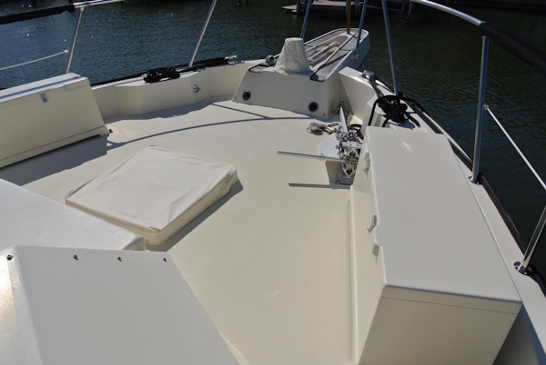 Hatteras-67 Cockpit Motor Yacht 1988-Lady Encore Saint Petersburg-Florida-United States-Fore-Deck-926180