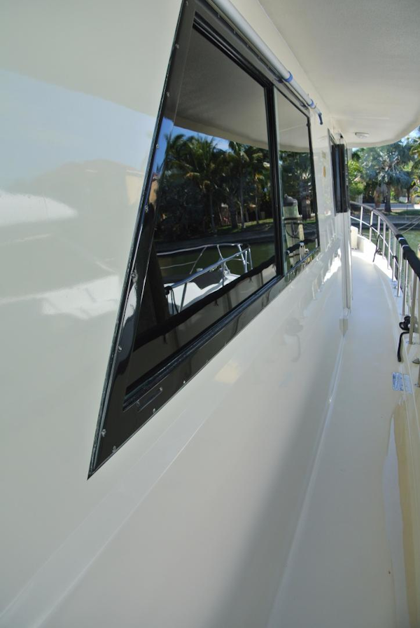 Hatteras-67 Cockpit Motor Yacht 1988-Lady Encore Saint Petersburg-Florida-United States-Side Decks-926177