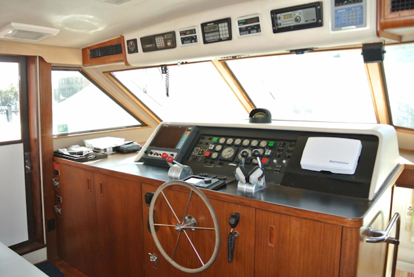 Hatteras-67 Cockpit Motor Yacht 1988-Lady Encore Saint Petersburg-Florida-United States-Lower Helm-926192