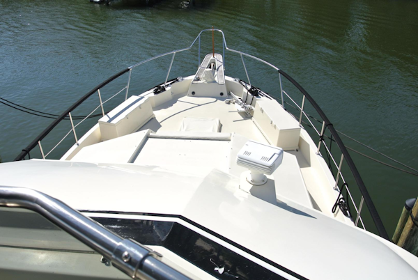Hatteras-67 Cockpit Motor Yacht 1988-Lady Encore Saint Petersburg-Florida-United States-Bow-926179