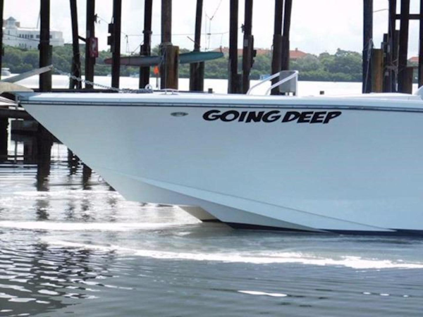 Millennia-Catamaran Center Console S/F 2009 -Madeira Beach-Florida-United States-Bow Hull-925393