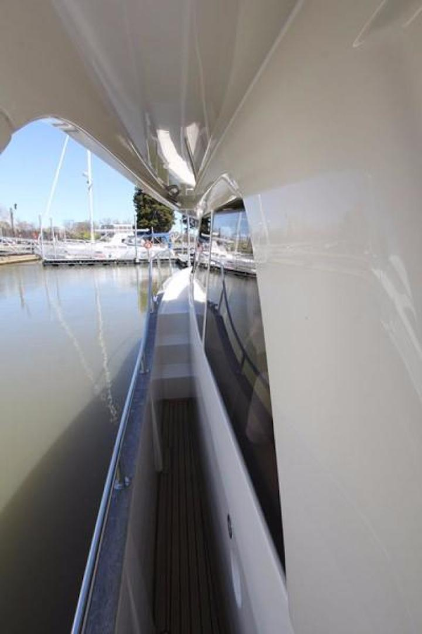 Greenline-33 300 2014-Inspiration Annapolis-Maryland-United States-Portside Looking Fwd-923158