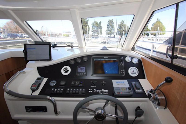Greenline-33 300 2014-Inspiration Annapolis-Maryland-United States-Helm-923127