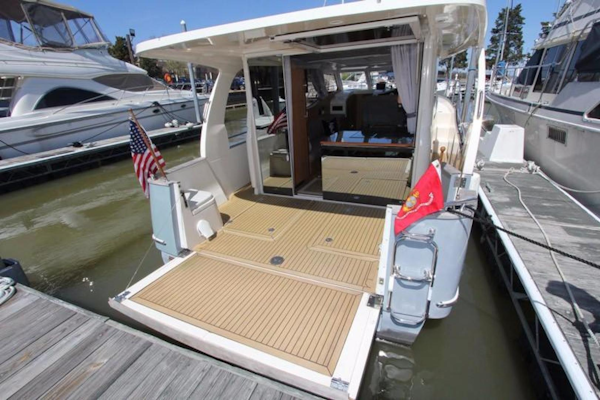 Greenline-33 300 2014-Inspiration Annapolis-Maryland-United States-Transom Door Extended-923121