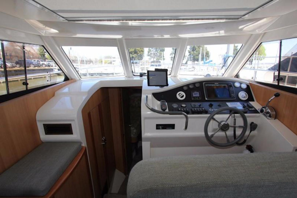 Greenline-33 300 2014-Inspiration Annapolis-Maryland-United States-Helm Area-923126