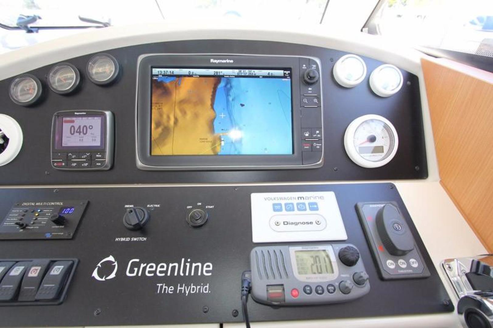 Greenline-33 300 2014-Inspiration Annapolis-Maryland-United States-Helm Detail-923129 | Thumbnail